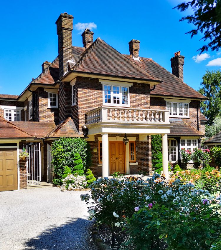 Elegant English Country House